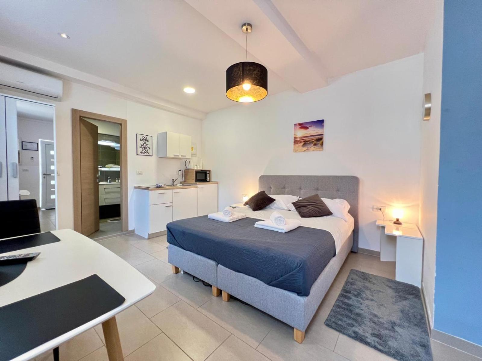 Appartement Azzurro Mare à Pula Extérieur photo
